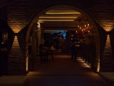 Ắp Chen Bistro
